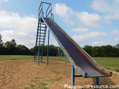 Classic-playground-equipment-with-their-modern-version-metal-slide-800x600.jpg