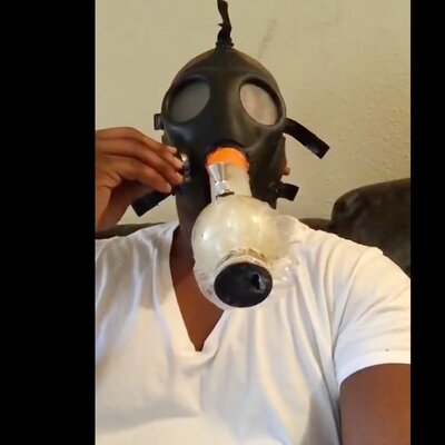 tunsil-gas-mask-bong.jpg